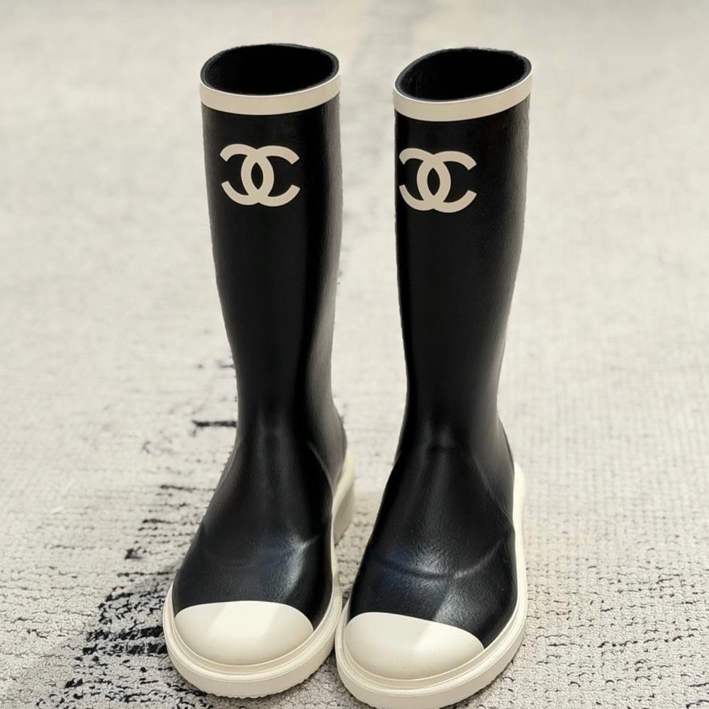 ❌SOLD❌ BNIB completely sold our CHANEL Black and Cream Logo Rain Boots